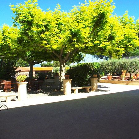 Le Mas De L'Amandier Saint-Saturnin-lès-Avignon Eksteriør billede