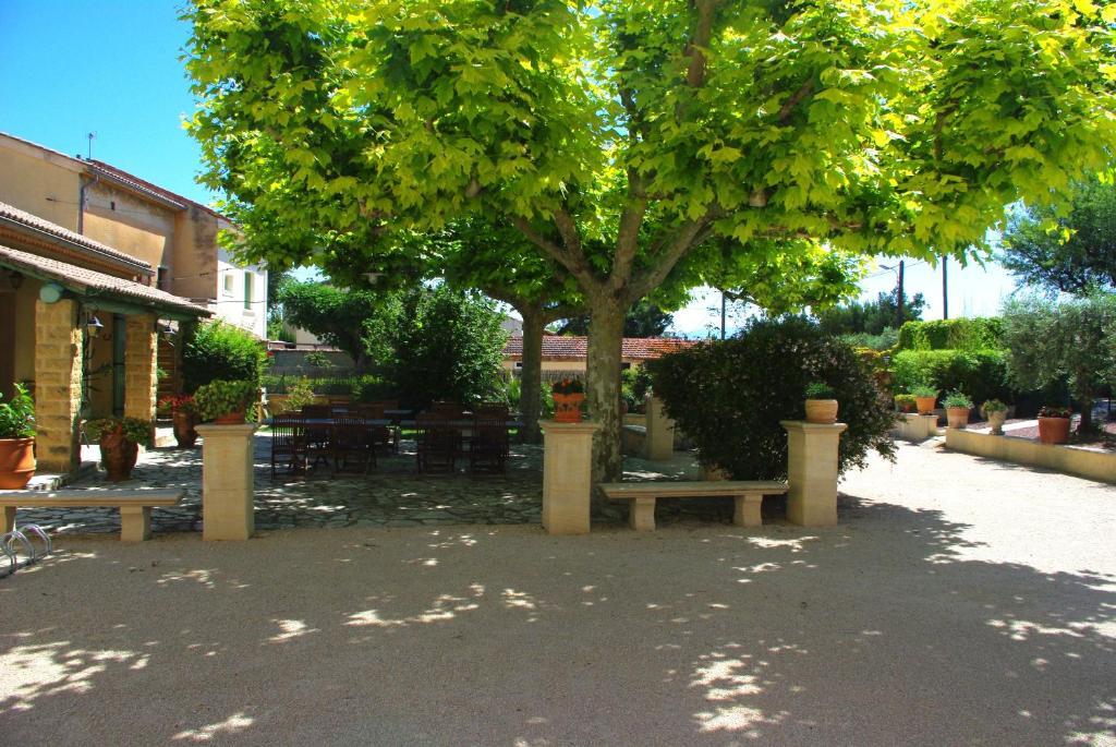 Le Mas De L'Amandier Saint-Saturnin-lès-Avignon Værelse billede