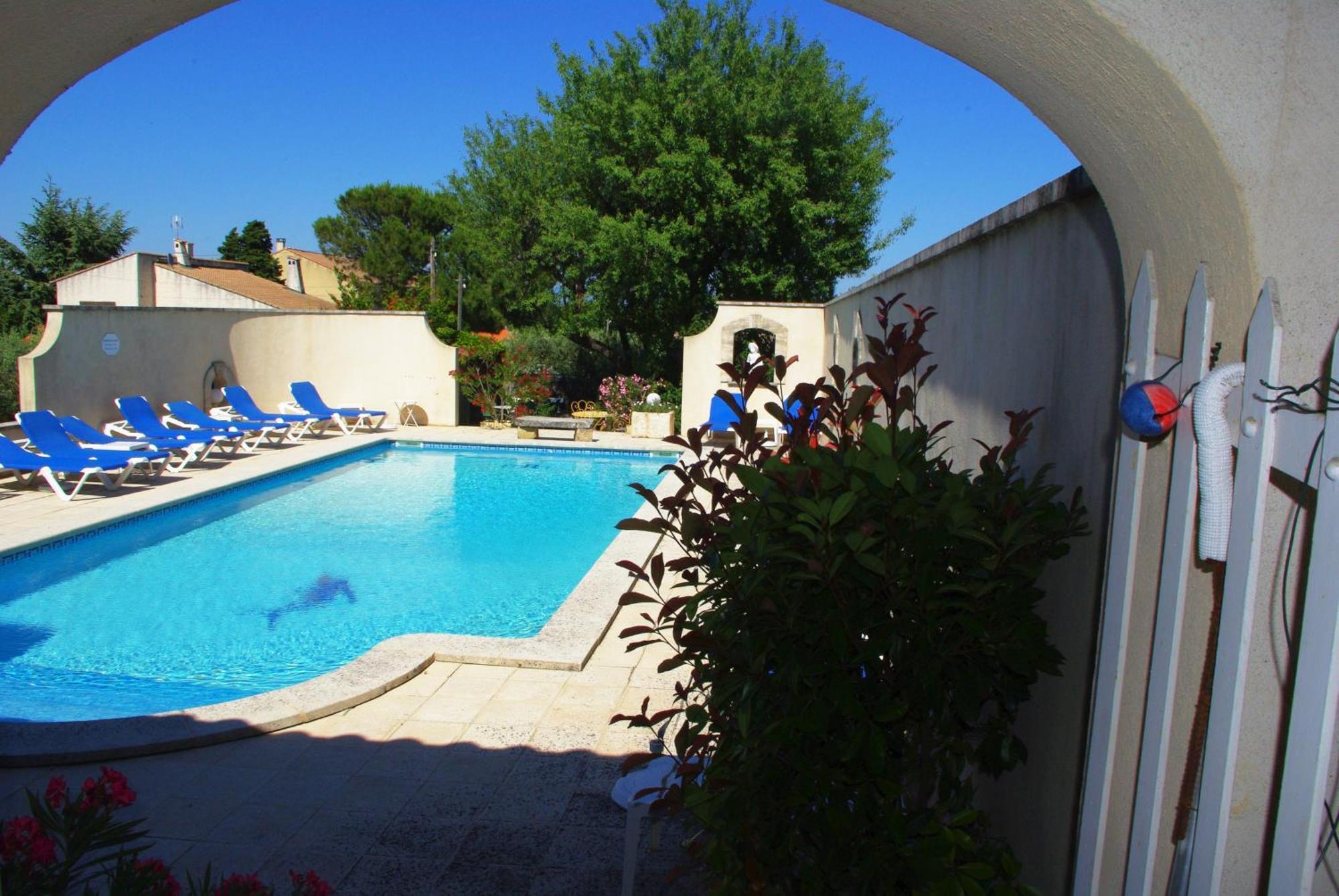 Le Mas De L'Amandier Saint-Saturnin-lès-Avignon Eksteriør billede